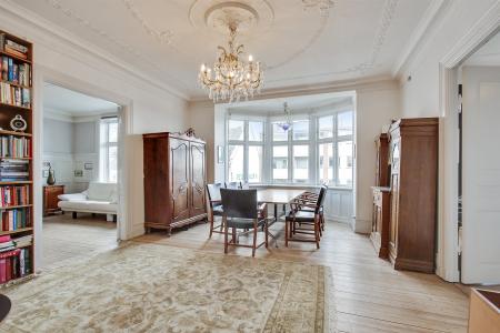 Lovely apartment in central Frederiksberg 