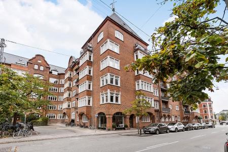 Charming apartment in the heart of Frederiksberg.