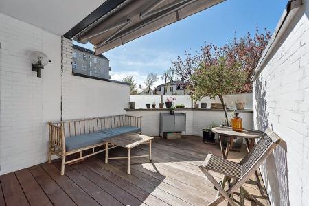 Unique apartment in Hellerup with large private terrace.